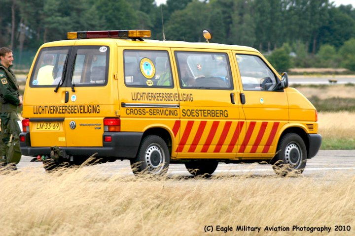 Soesterberg X-serv VW Transporter EHSB.jpg